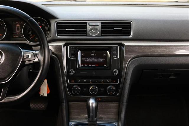 2016 Volkswagen Passat 1.8T SE