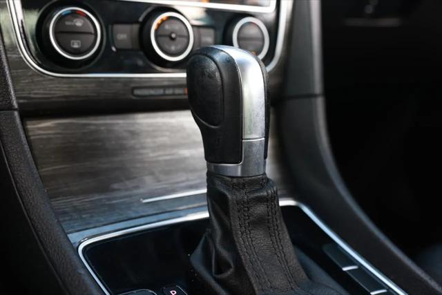 2016 Volkswagen Passat 1.8T SE