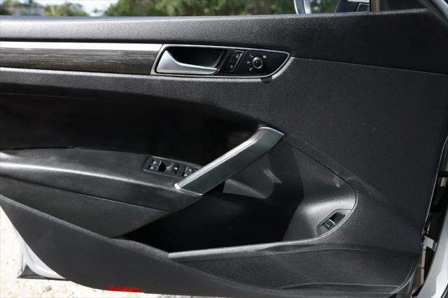 2016 Volkswagen Passat 1.8T SE