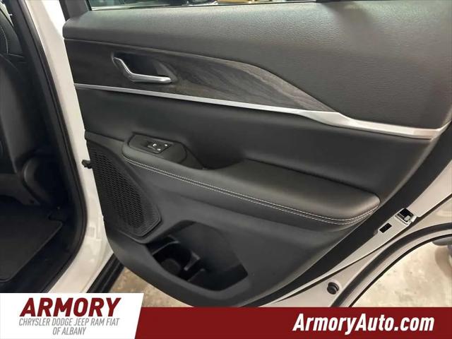 2026 Jeep Grand Cherokee Altitude 4x4