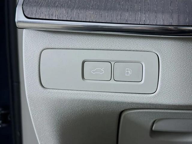 2026 Volvo XC90 Plug-In Hybrid Ultra, T8 AWD, Electric/Gasoline, Bright, 7 Seats