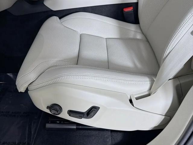 2026 Volvo XC90 Plug-In Hybrid Ultra, T8 AWD, Electric/Gasoline, Bright, 7 Seats