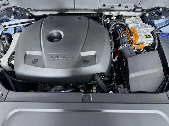 2026 Volvo XC90 Plug-In Hybrid Ultra, T8 AWD, Electric/Gasoline, Bright, 7 Seats