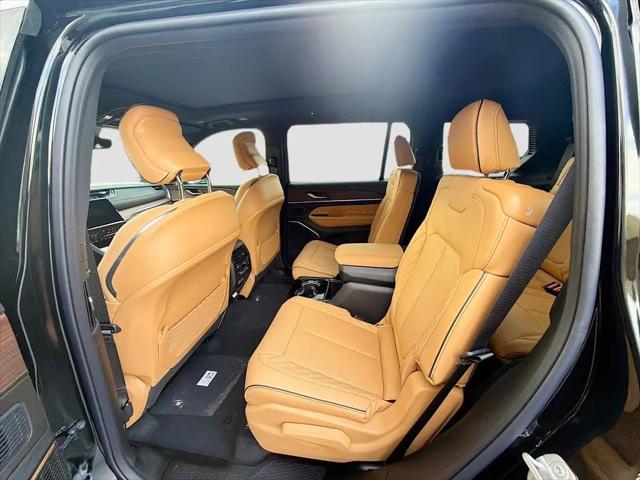 2025 Jeep Grand Cherokee L Summit 4x4