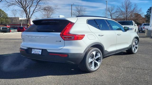 2026 Volvo XC40 Plus, B5 AWD Gas (mild hybrid), Dark