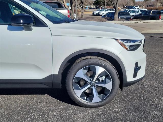 2026 Volvo XC40 Plus, B5 AWD Gas (mild hybrid), Dark