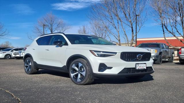 2026 Volvo XC40 Plus, B5 AWD Gas (mild hybrid), Dark