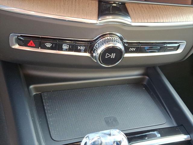 2026 Volvo XC60 Plug-In Hybrid Plus, T8 AWD Electric/Gasoline, Dark