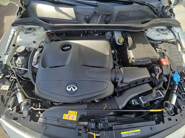 2019 INFINITI QX30 LUXE