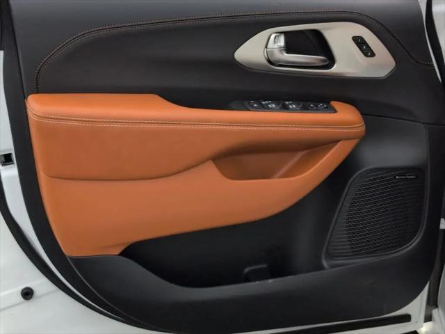 2026 Chrysler Pacifica Pinnacle AWD