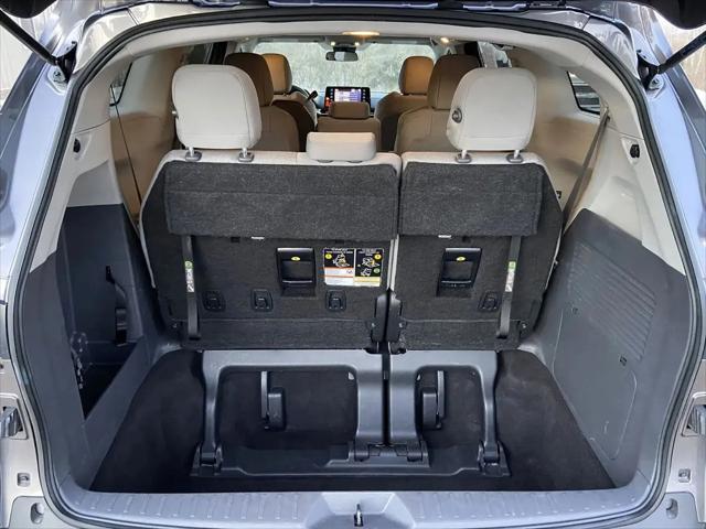 2024 Toyota Sienna LE