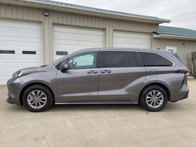 2024 Toyota Sienna LE