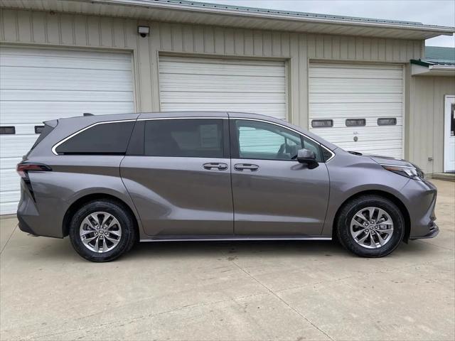 2024 Toyota Sienna LE