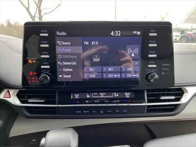 2024 Toyota Sienna LE
