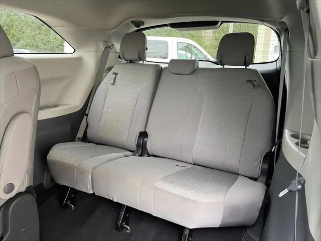 2024 Toyota Sienna LE
