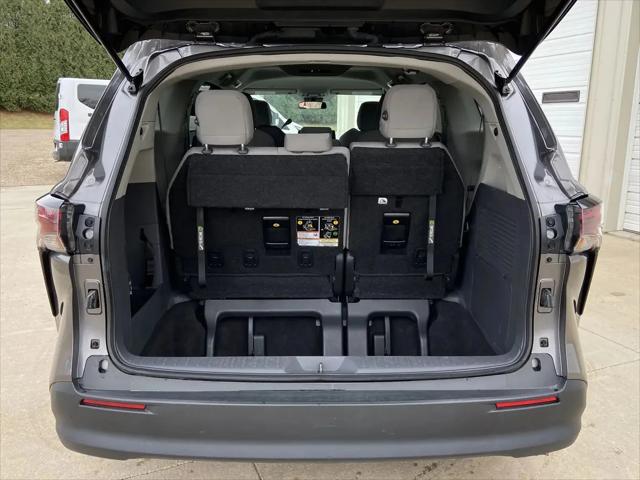 2024 Toyota Sienna LE