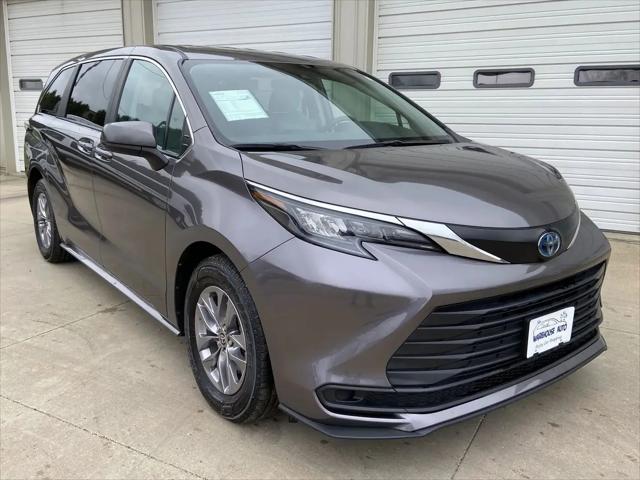 2024 Toyota Sienna LE for sale in Swisher, IA