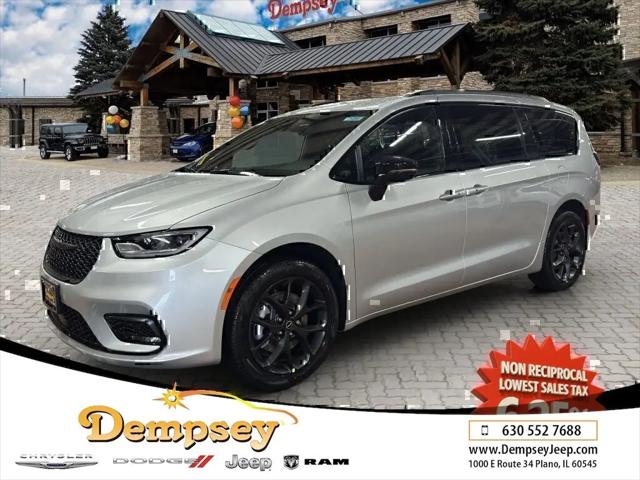 2026 Chrysler Pacifica Select AWD for sale in Plano, IL