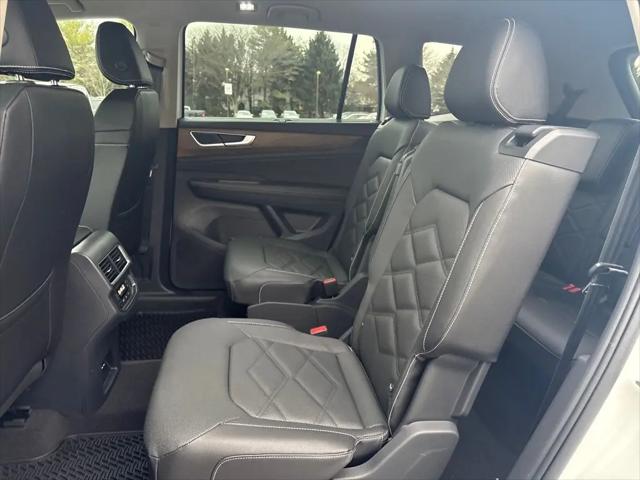 2026 Volkswagen Atlas SE with Technology