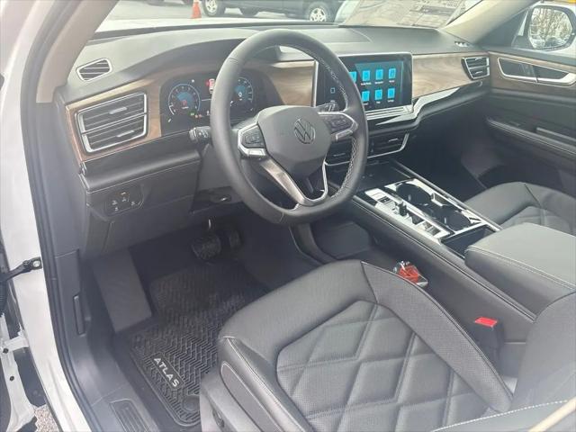 2026 Volkswagen Atlas SE with Technology