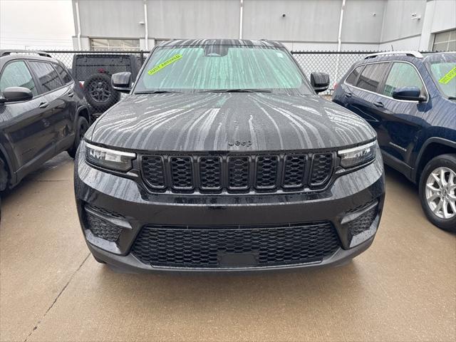 2023 Jeep Grand Cherokee Altitude 4x4 2023 Jeep Grand Cherokee Altitude 4x4