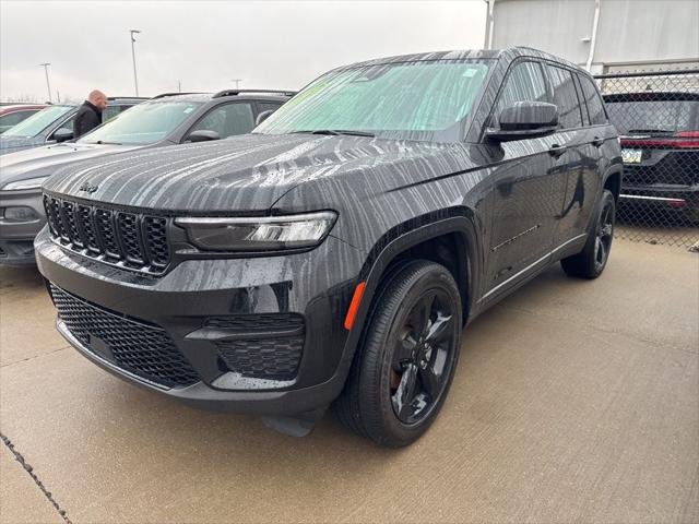 2023 Jeep Grand Cherokee Altitude 4x4 2023 Jeep Grand Cherokee Altitude 4x4