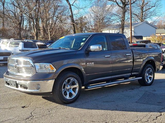 2017 RAM 1500 Laramie Crew Cab 4x4 64 Box 2017 RAM 1500 Laramie Crew Cab 4x4 64 Box