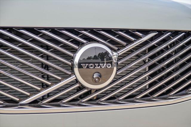 2026 Volvo XC90 Plug-In Hybrid Ultra, T8 AWD, Electric/Gasoline, Bright, 7 Seats
