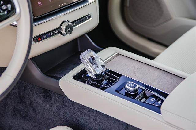 2026 Volvo XC90 Plug-In Hybrid Ultra, T8 AWD, Electric/Gasoline, Bright, 7 Seats