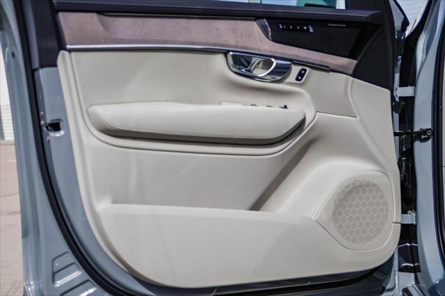 2026 Volvo XC90 Plug-In Hybrid Ultra, T8 AWD, Electric/Gasoline, Bright, 7 Seats