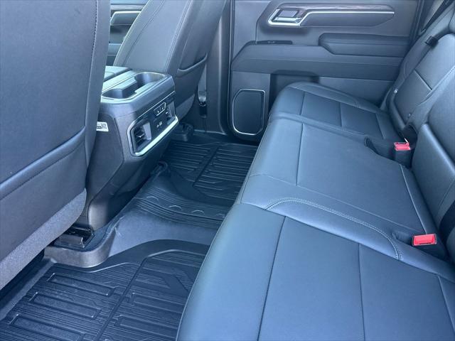 2026 GMC Sierra 2500HD Crew Cab, Standard Bed, SLT, 4WD