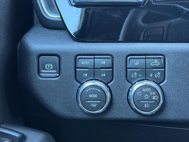 2026 GMC Sierra 2500HD Crew Cab, Standard Bed, SLT, 4WD