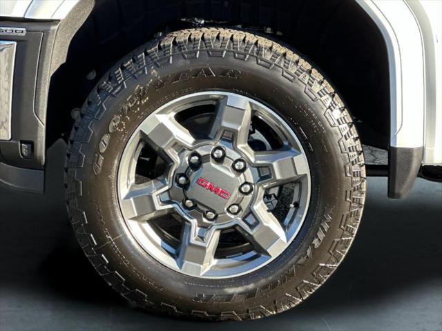 2026 GMC Sierra 2500HD Crew Cab, Standard Bed, SLT, 4WD