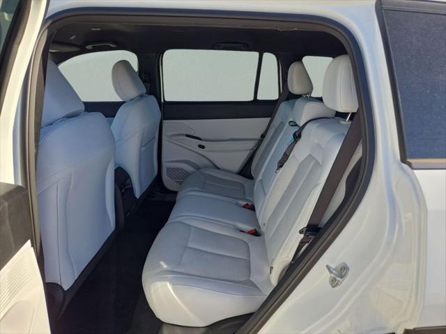 2026 Jeep Cherokee Laredo 4x4