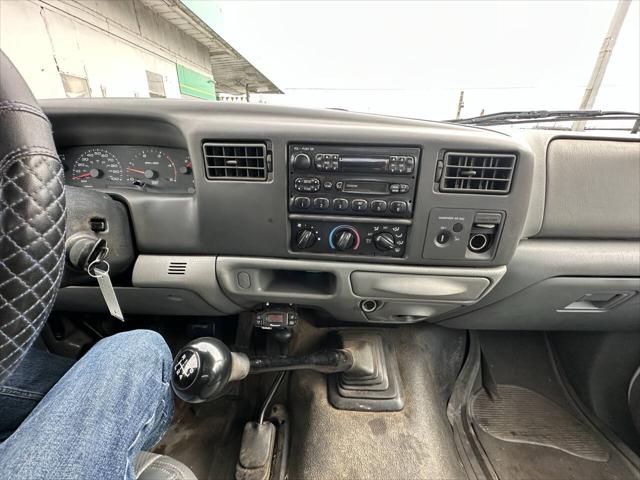 2002 Ford F-350 XLT 4dr SuperCab 4WD LB