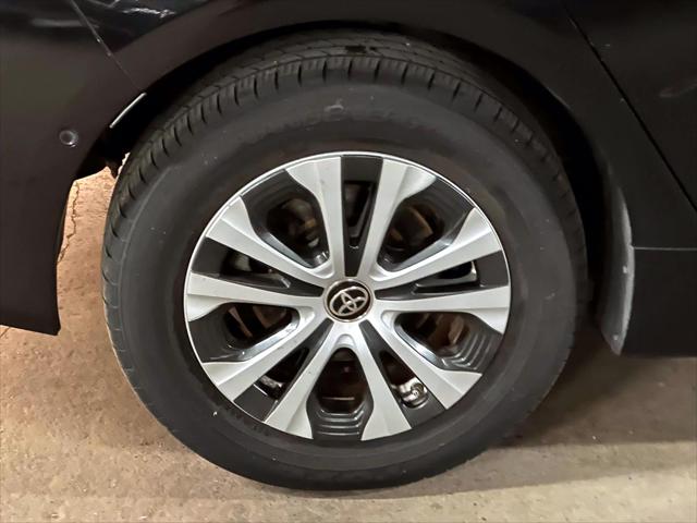 2021 Toyota Prius XLE AWD-e [11]