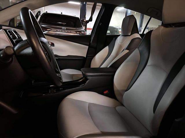 2021 Toyota Prius XLE AWD-e [14]