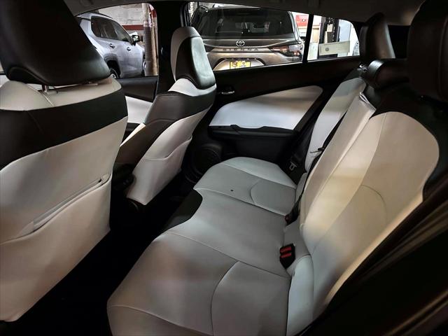 2021 Toyota Prius XLE AWD-e [15]