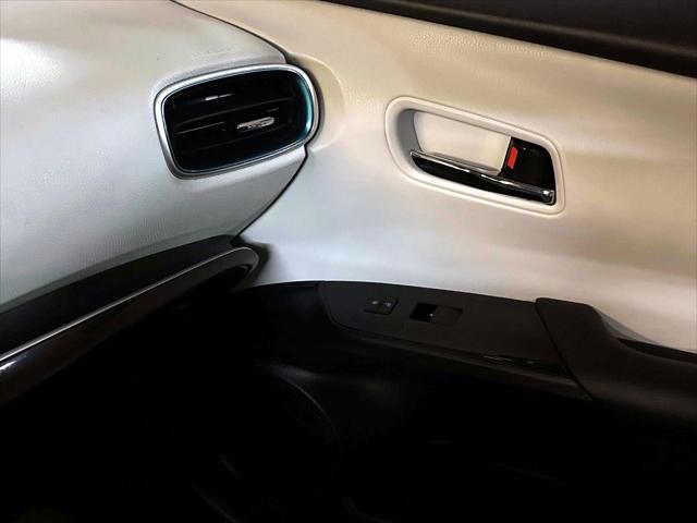 2021 Toyota Prius XLE AWD-e [23]