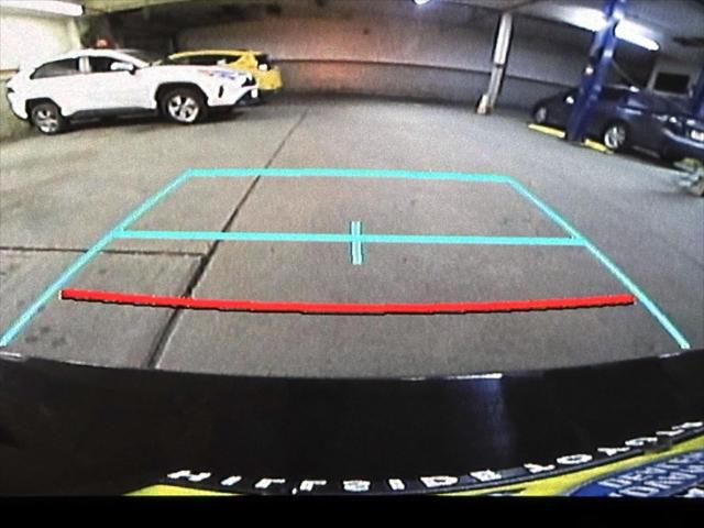 2021 Toyota Prius XLE AWD-e [24]