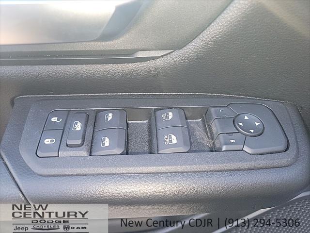 2026 Ram 1500 Express Crew Cab 4x4 5'7" Box