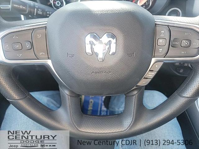 2026 Ram 1500 Express Crew Cab 4x4 5'7" Box