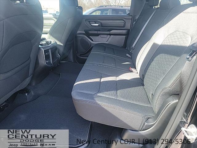 2026 Ram 1500 Express Crew Cab 4x4 5'7" Box