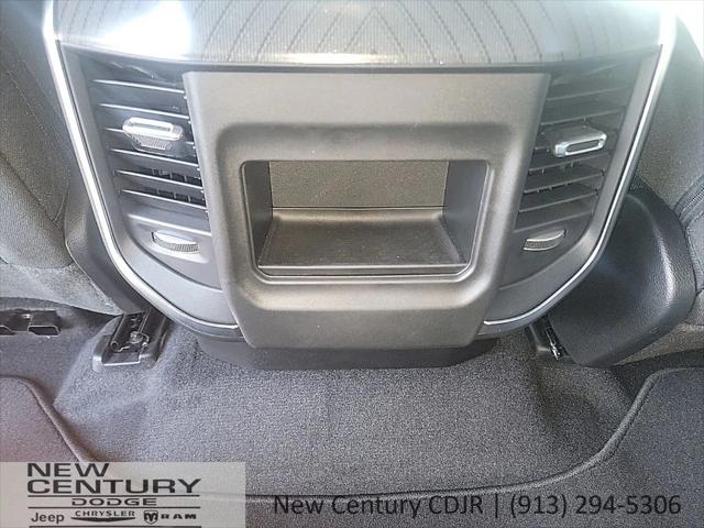 2026 Ram 1500 Express Crew Cab 4x4 5'7" Box
