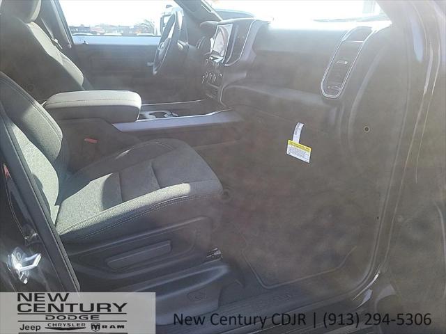 2026 Ram 1500 Express Crew Cab 4x4 5'7" Box