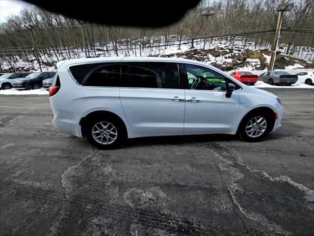 2026 Chrysler Voyager LX