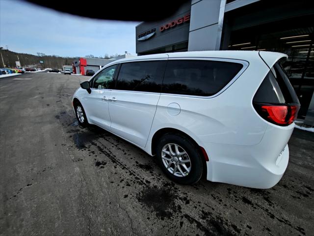 2026 Chrysler Voyager LX