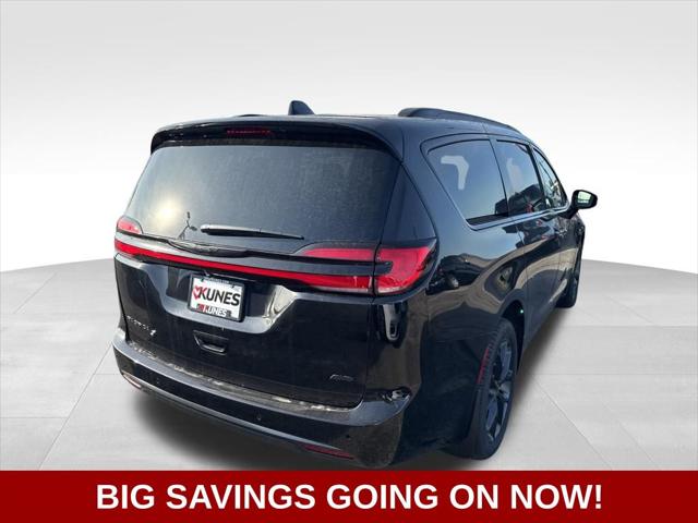 2026 Chrysler Pacifica PACIFICA SELECT AWD