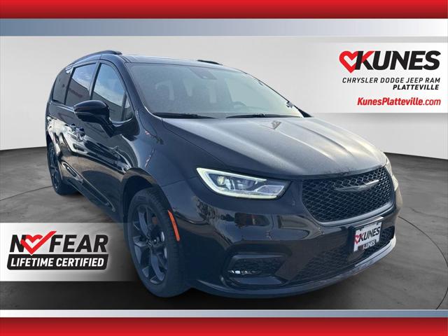 2026 Chrysler Pacifica Select AWD for sale in Platteville, WI