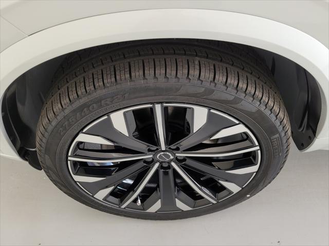 2026 Volvo XC90 Ultra, B6 AWD Gas (mild hybrid), Gasoline, Bright, 7 Seats